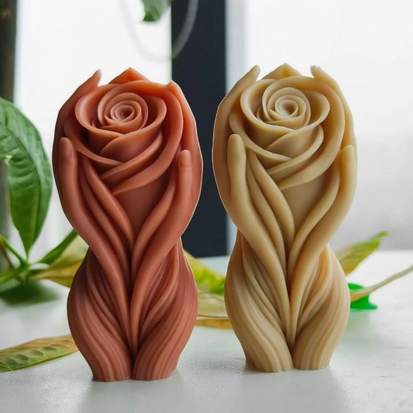 Силіконова форма для свічок у вигляді троянди у руках (Фото 4)
